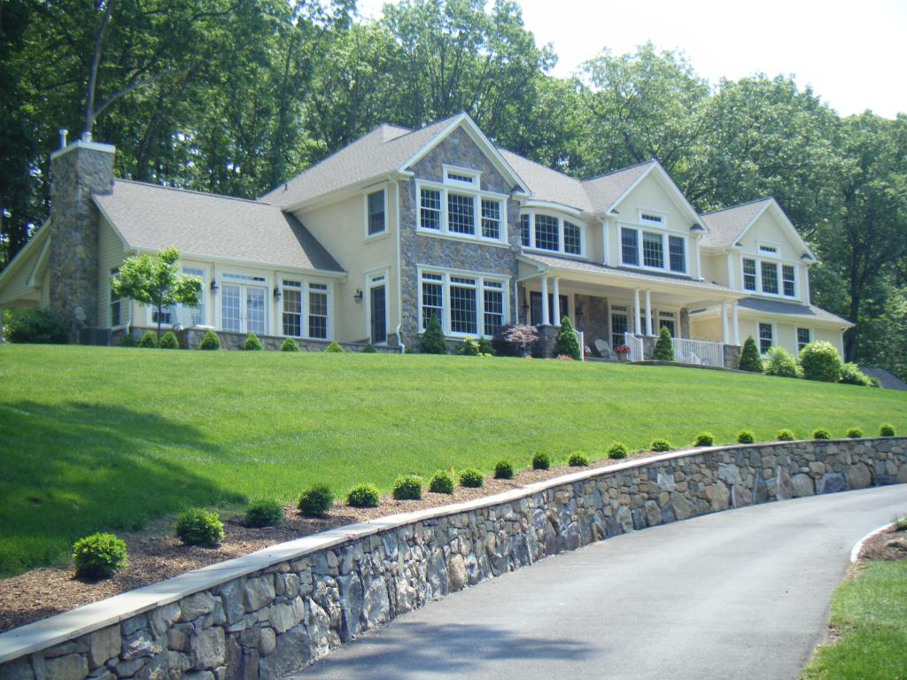 MLS #/Web ID: 2689316