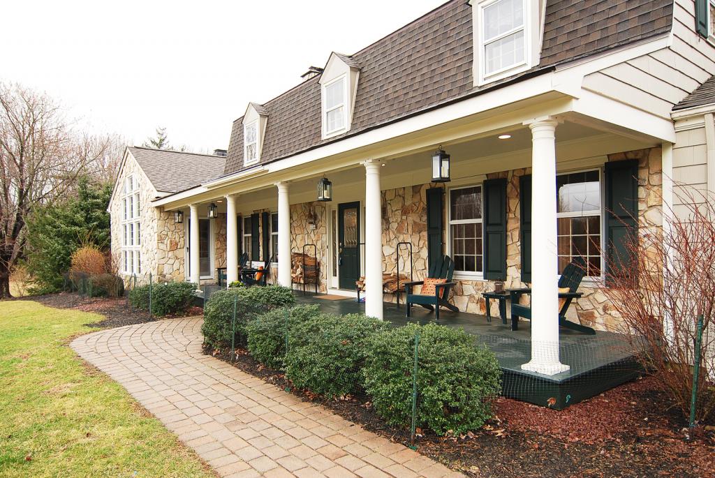 10 LOWERY LN