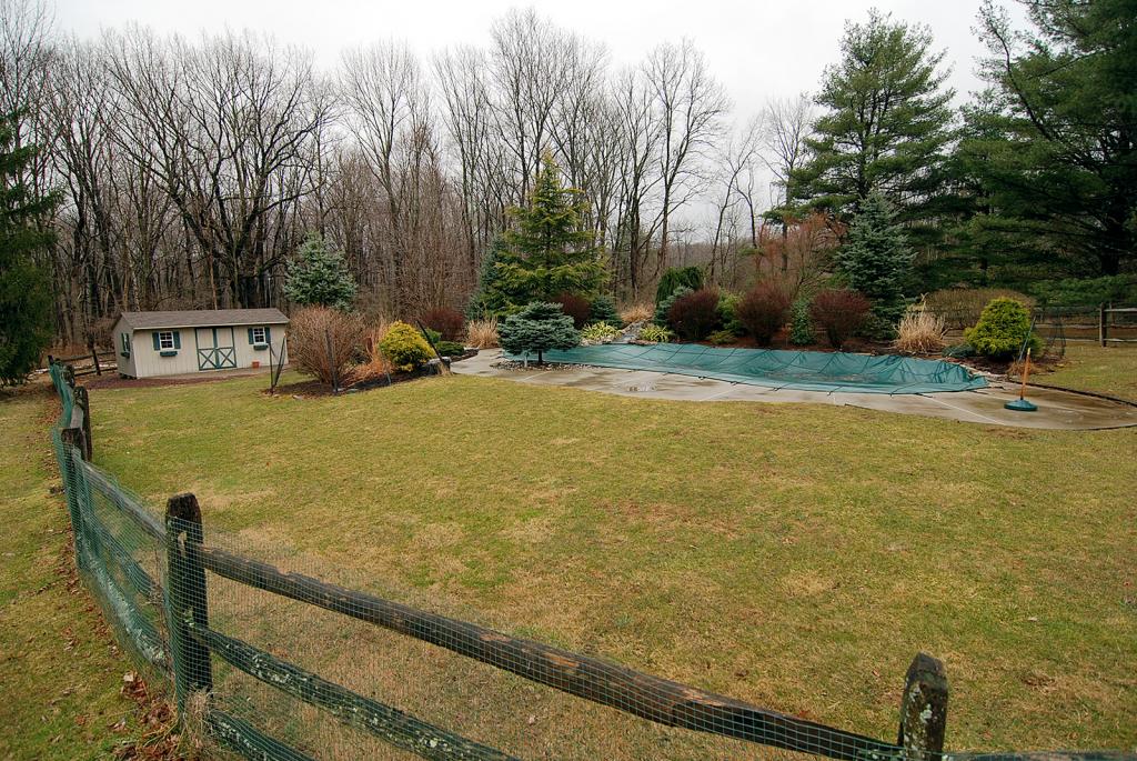 10 LOWERY LN