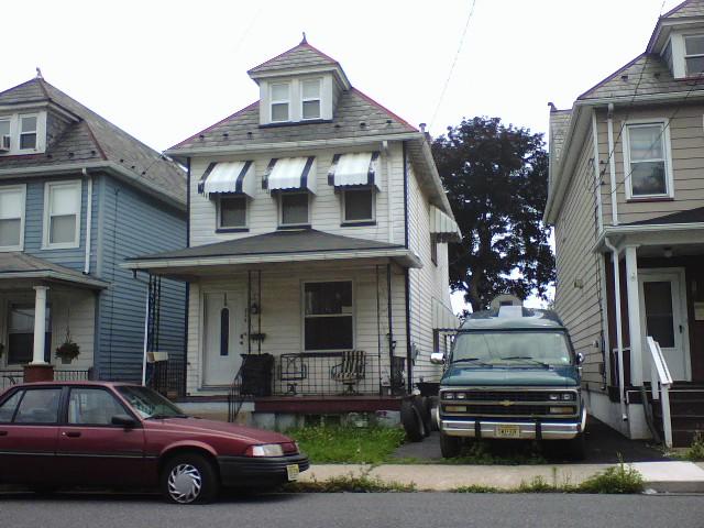 214 IRWIN ST