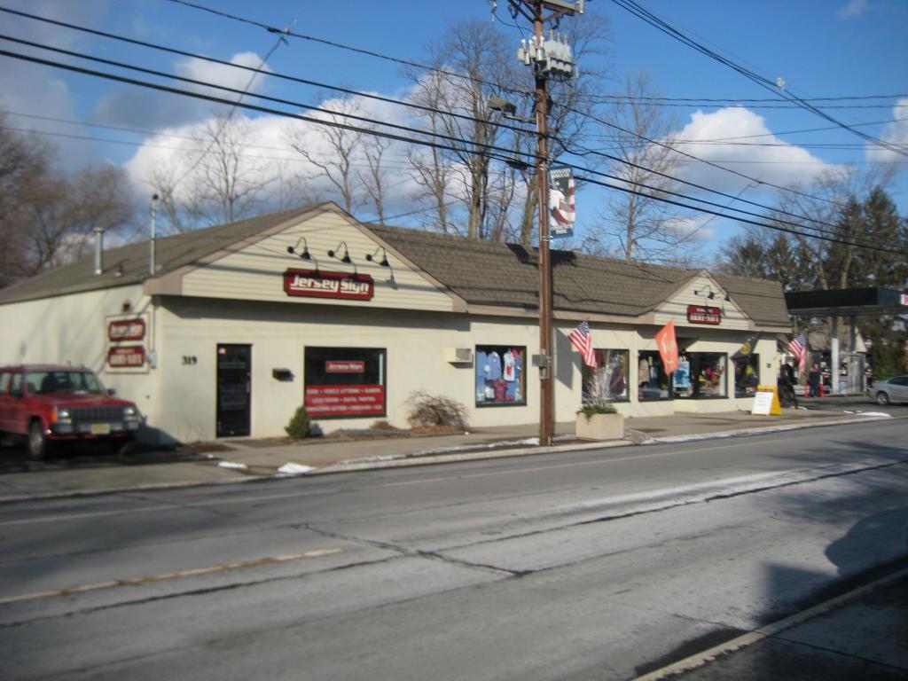 MLS #/Web ID: 2704616