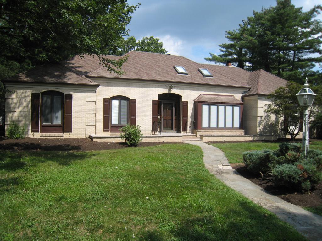 5 VISTA WAY
