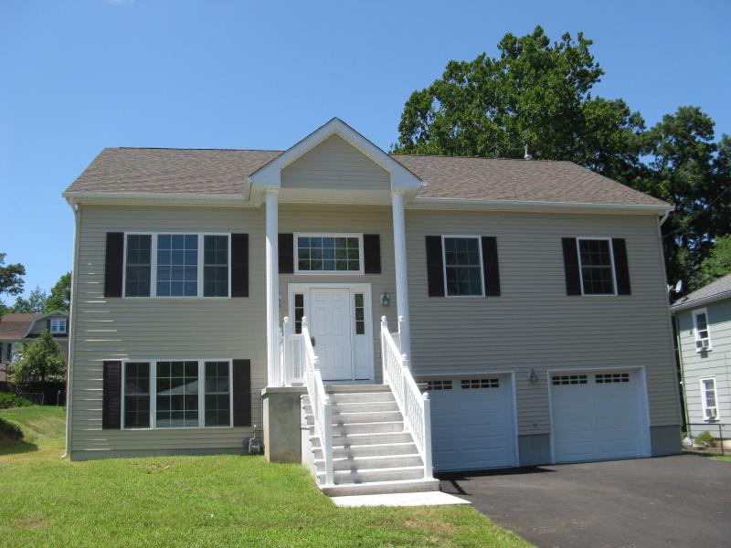 MLS #/Web ID: 2707816