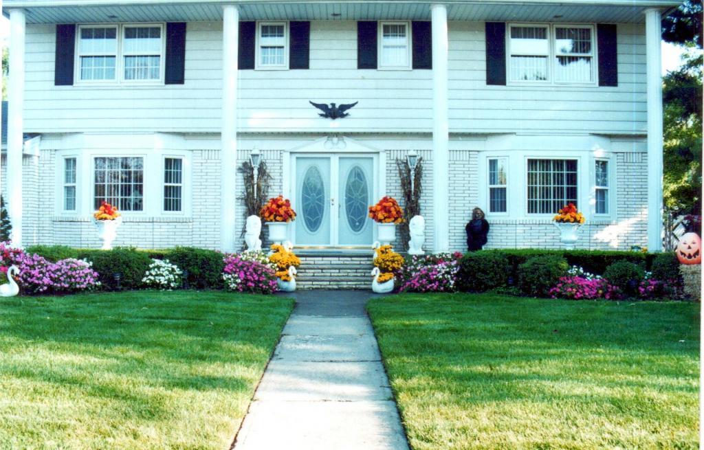 MLS #/Web ID: 2711916