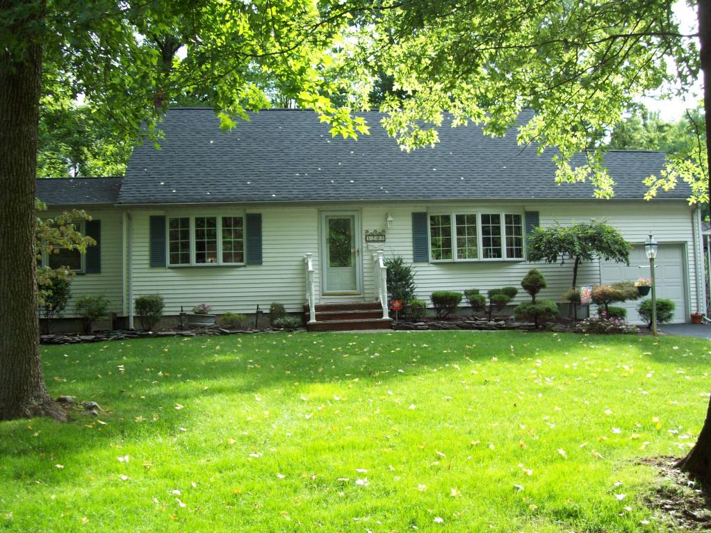 MLS #/Web ID: 2712716