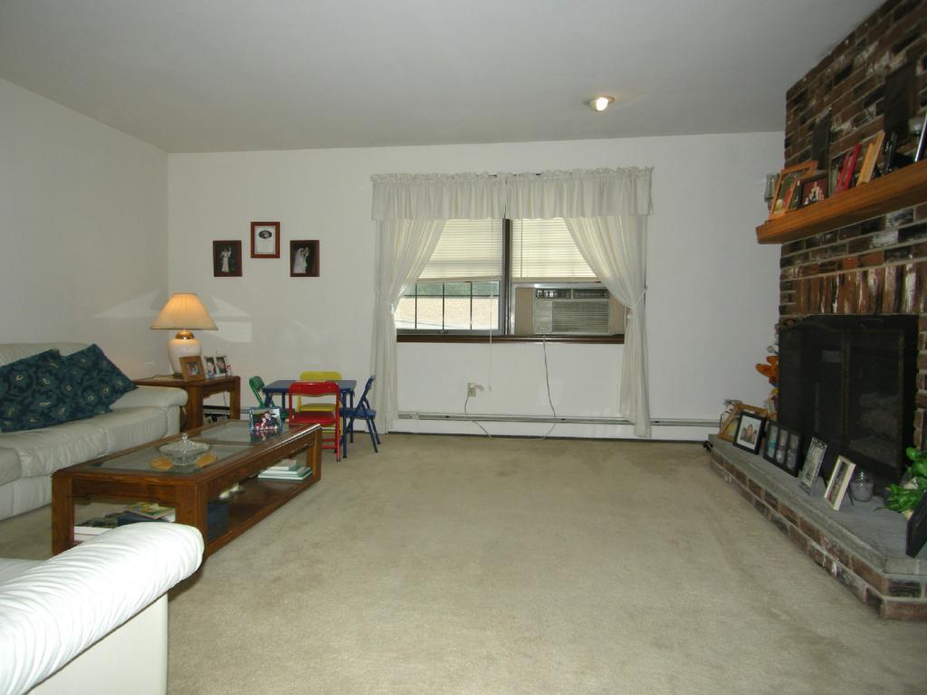 136 S ROBERT ST