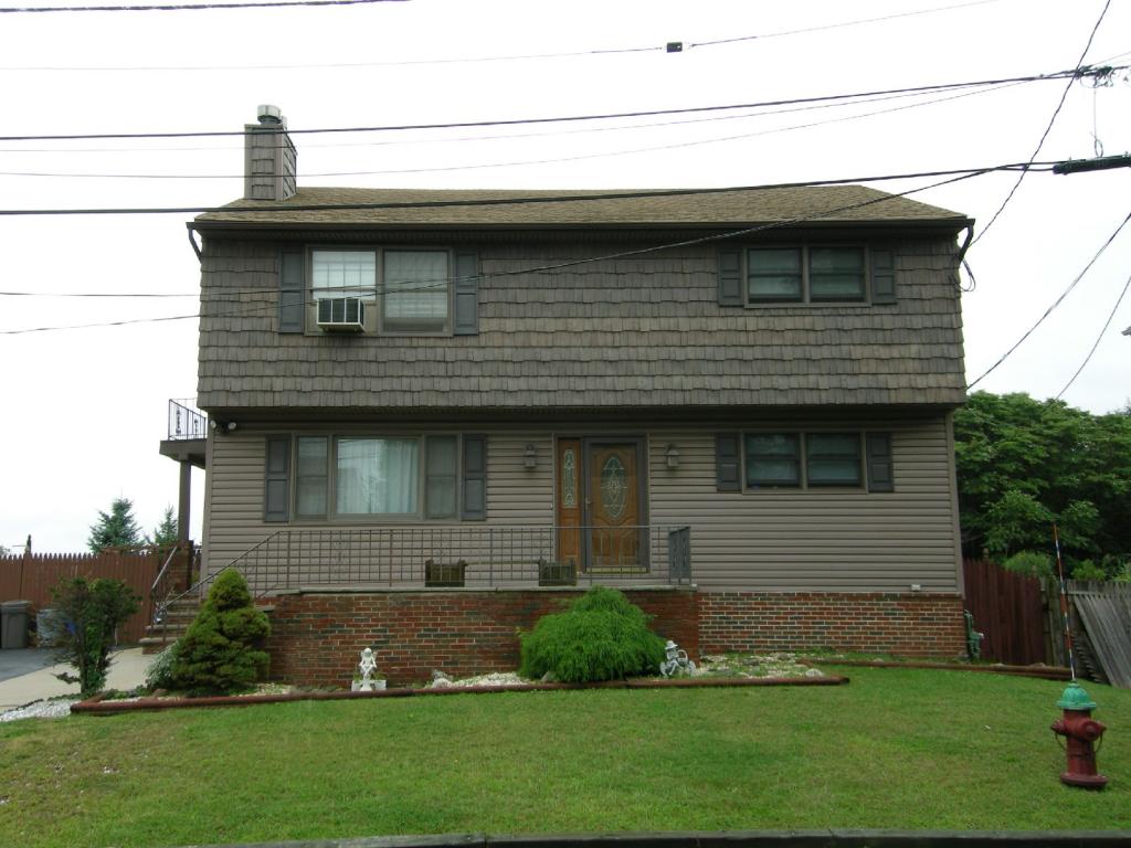 136 S ROBERT ST