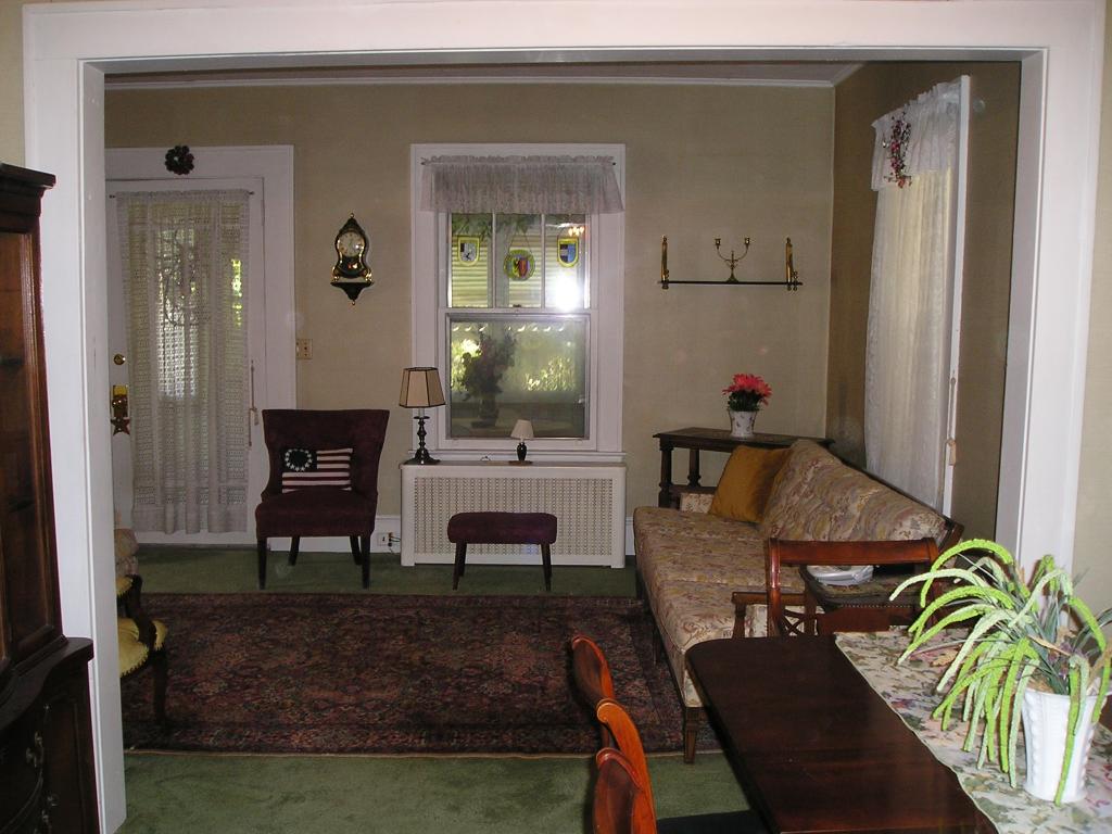 23 W DEWEY AVE