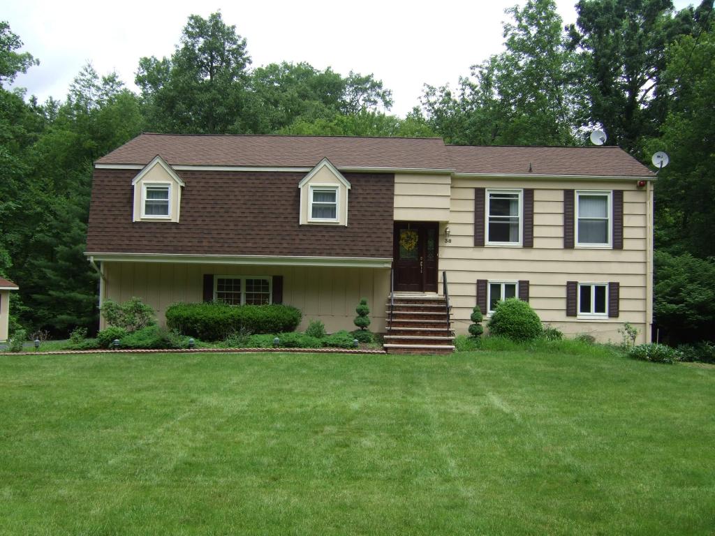 MLS #/Web ID: 2725316