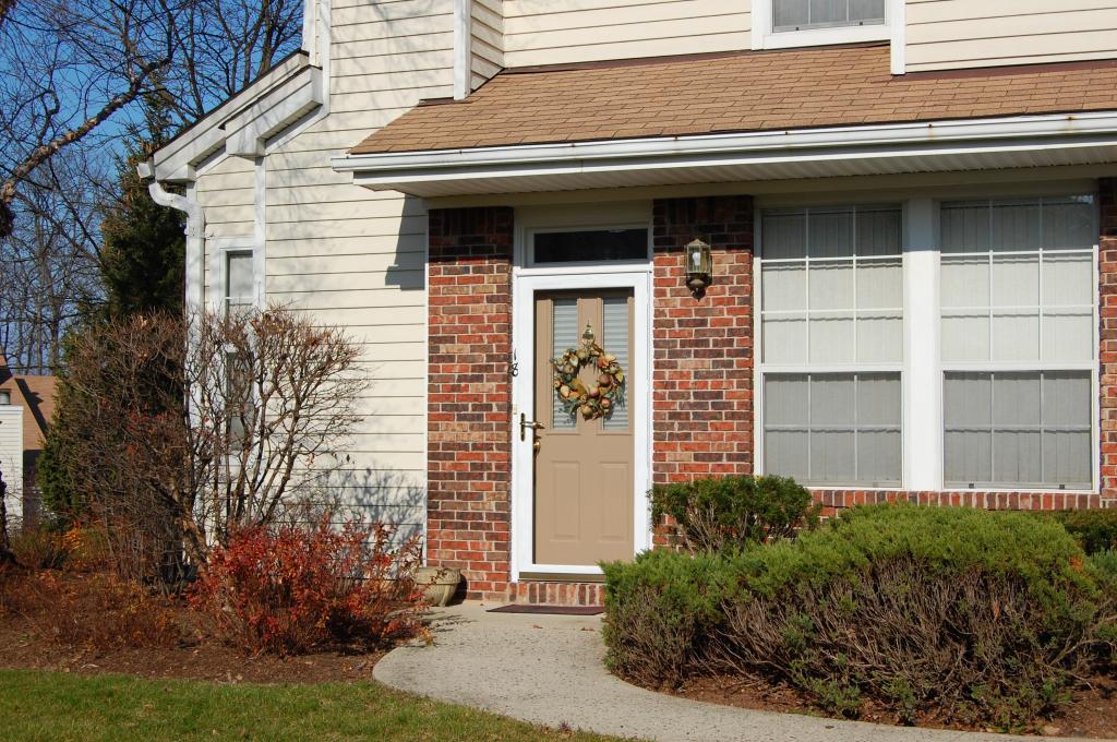 18 WOOD DUCK POND RD