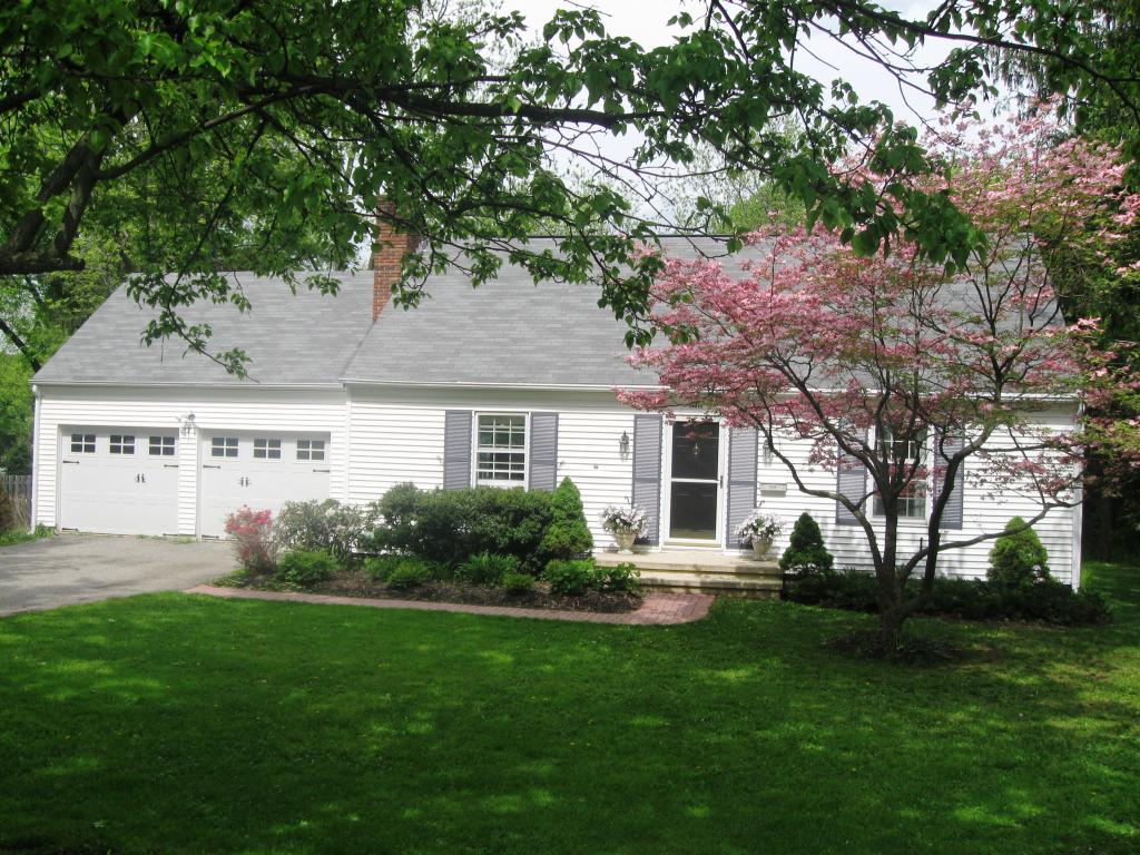 3 HILLCREST AVE