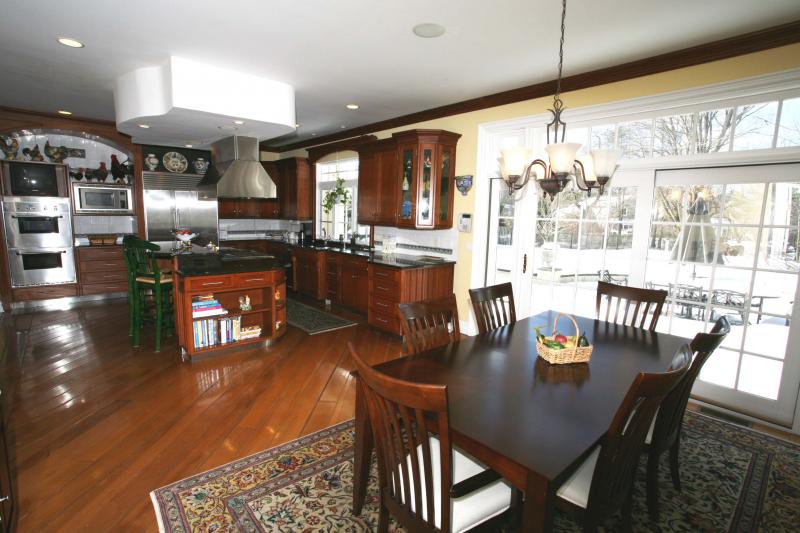 5 DEVONSHIRE RD  , Livingston, NJ, 07039, USA
