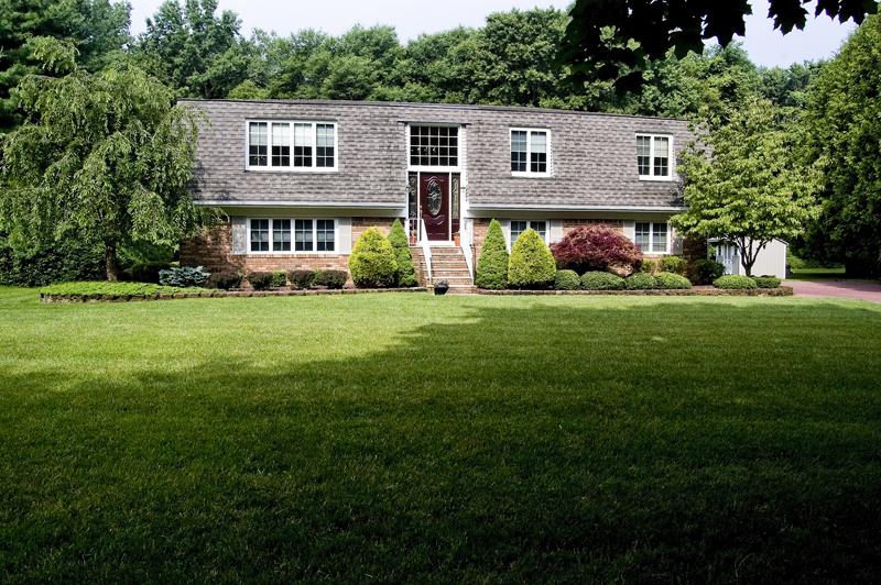17 NORMAN LN