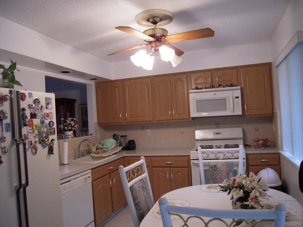 7 WOODLAND  DR