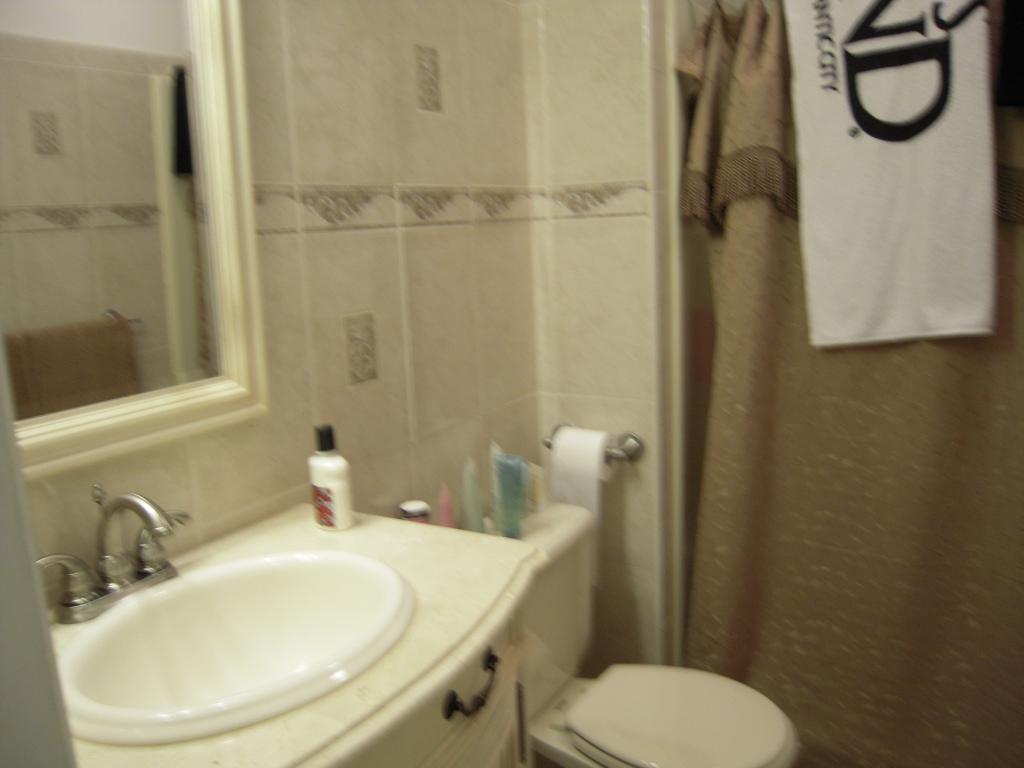 7 WOODLAND  DR