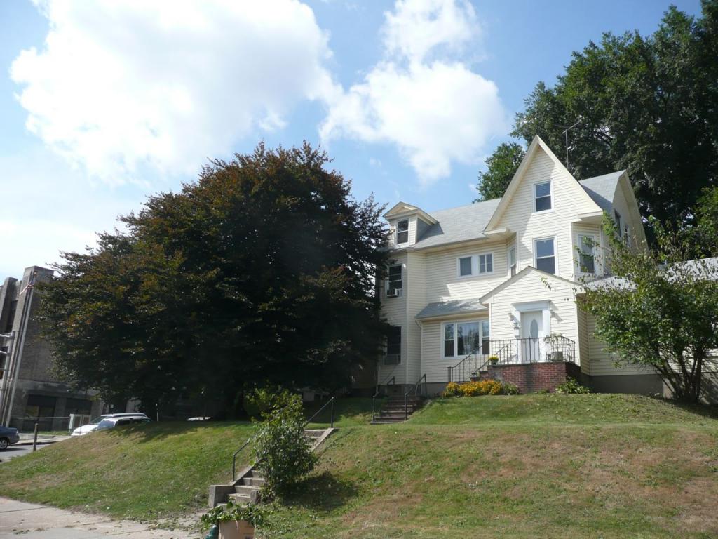 301 WASHINGTON AVE