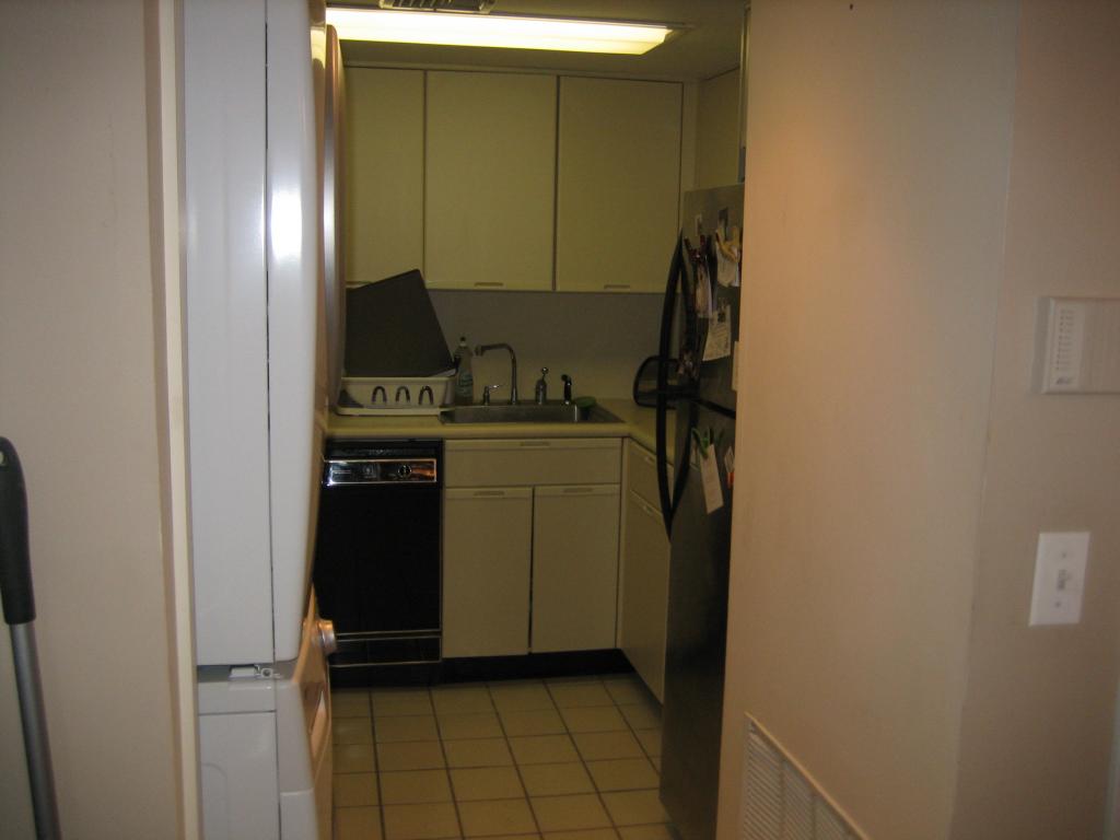 38 MOONACHIE RD