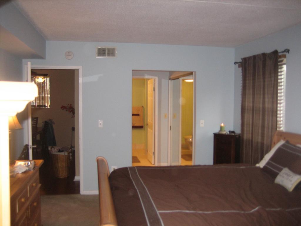 38 MOONACHIE RD