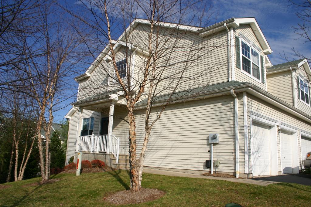 1 HICKORY CT