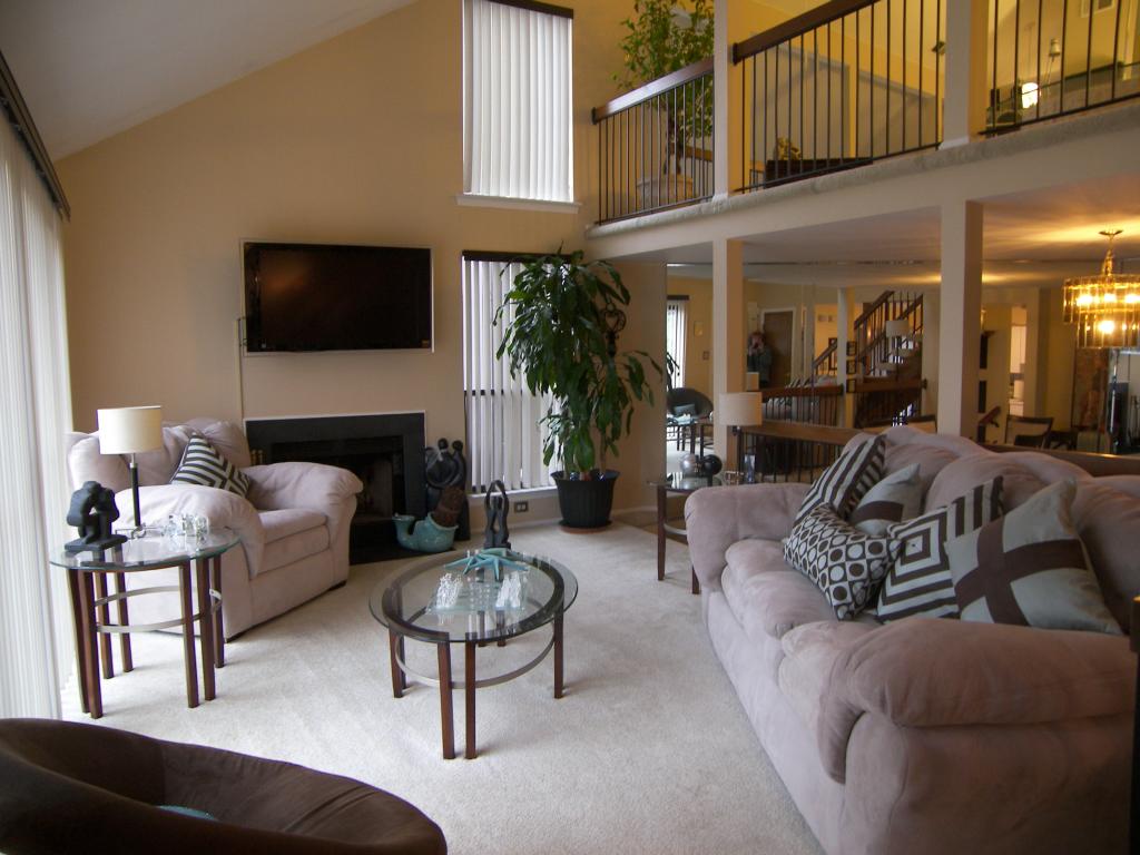 36-12 BLOOMINGDALE DR
