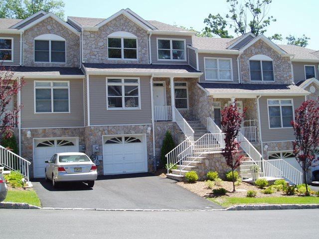 MLS #/Web ID: 2527018