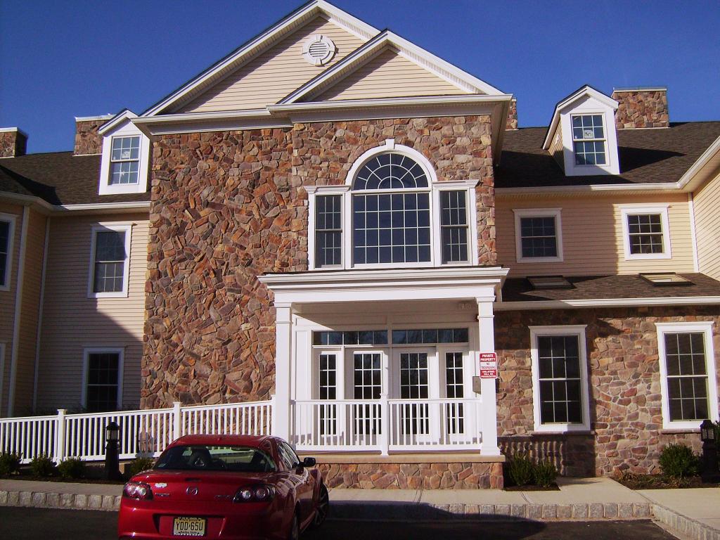 58 BROOKLAKE RD