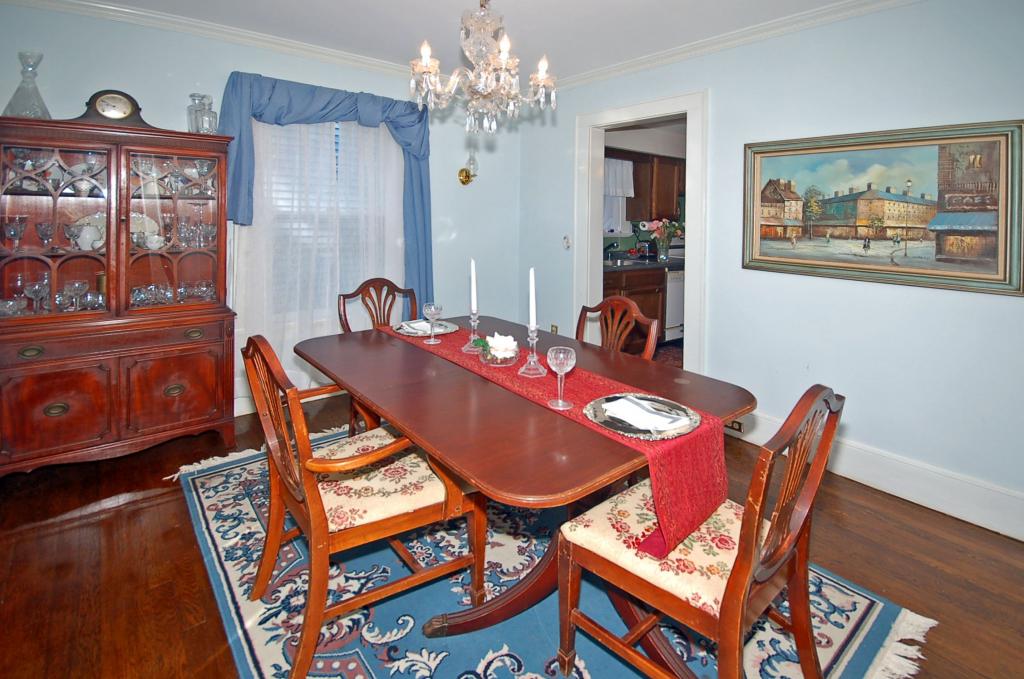 10 COLONIAL RD