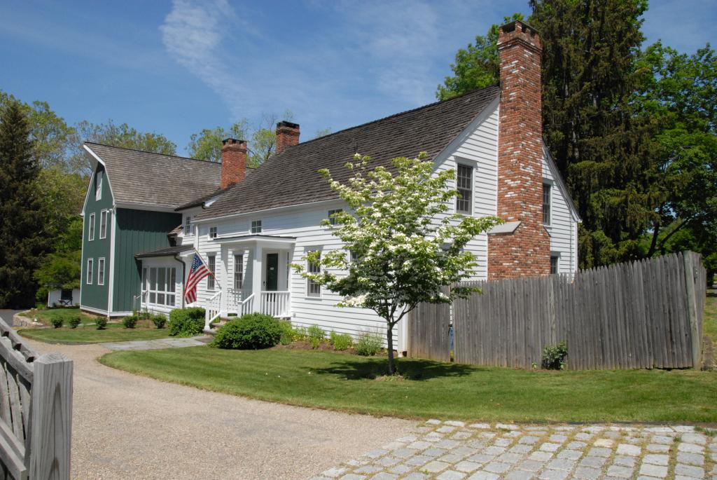 MLS #/Web ID: 2699718