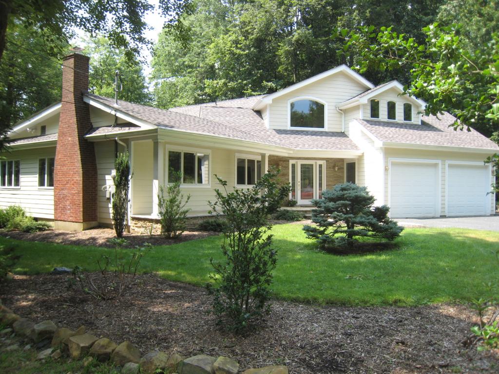 54 WATER LN