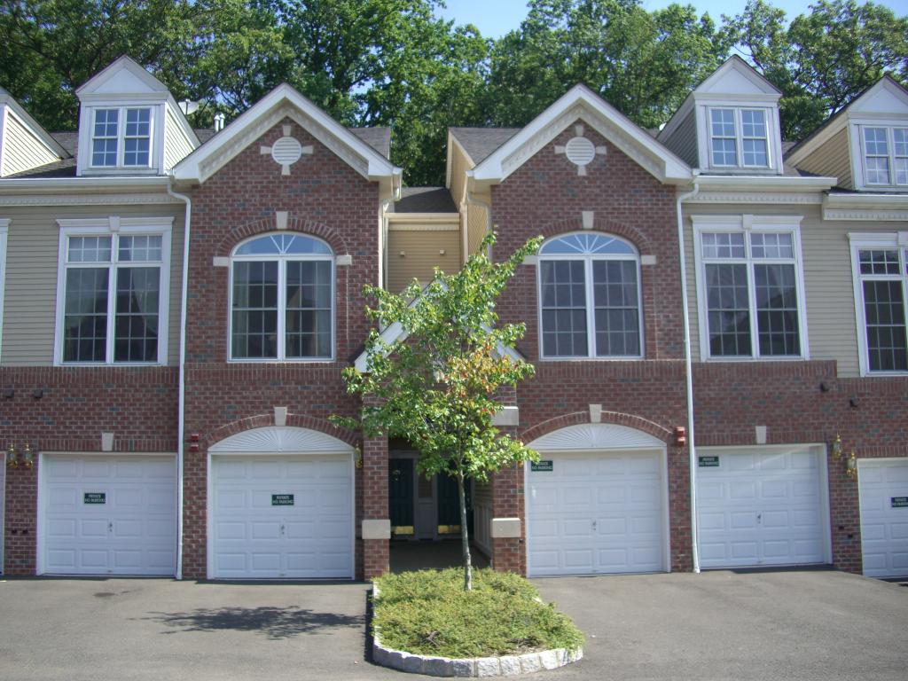 MLS #/Web ID: 2705718