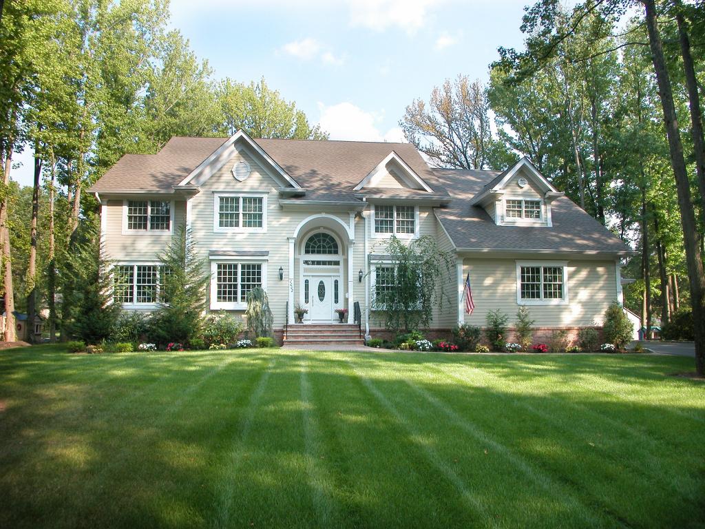 2002 PARKWOOD DRIVE