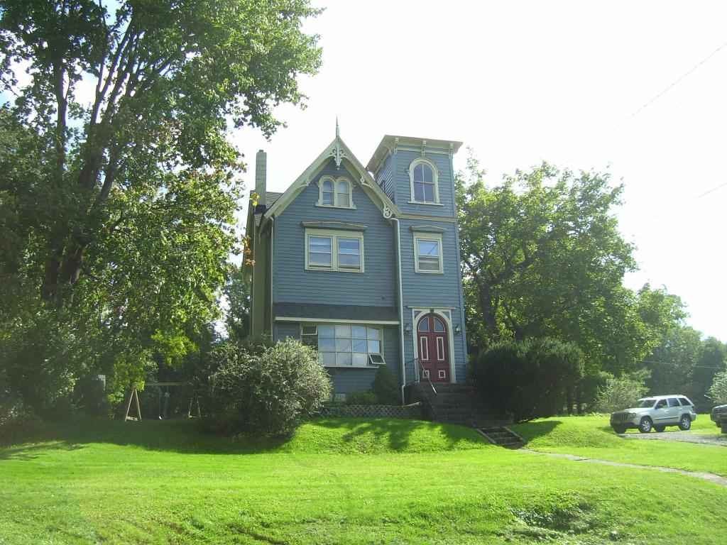 9 DOUGLAS ST
