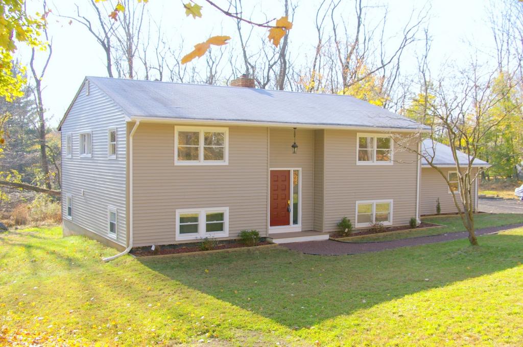 MLS #/Web ID: 2721918