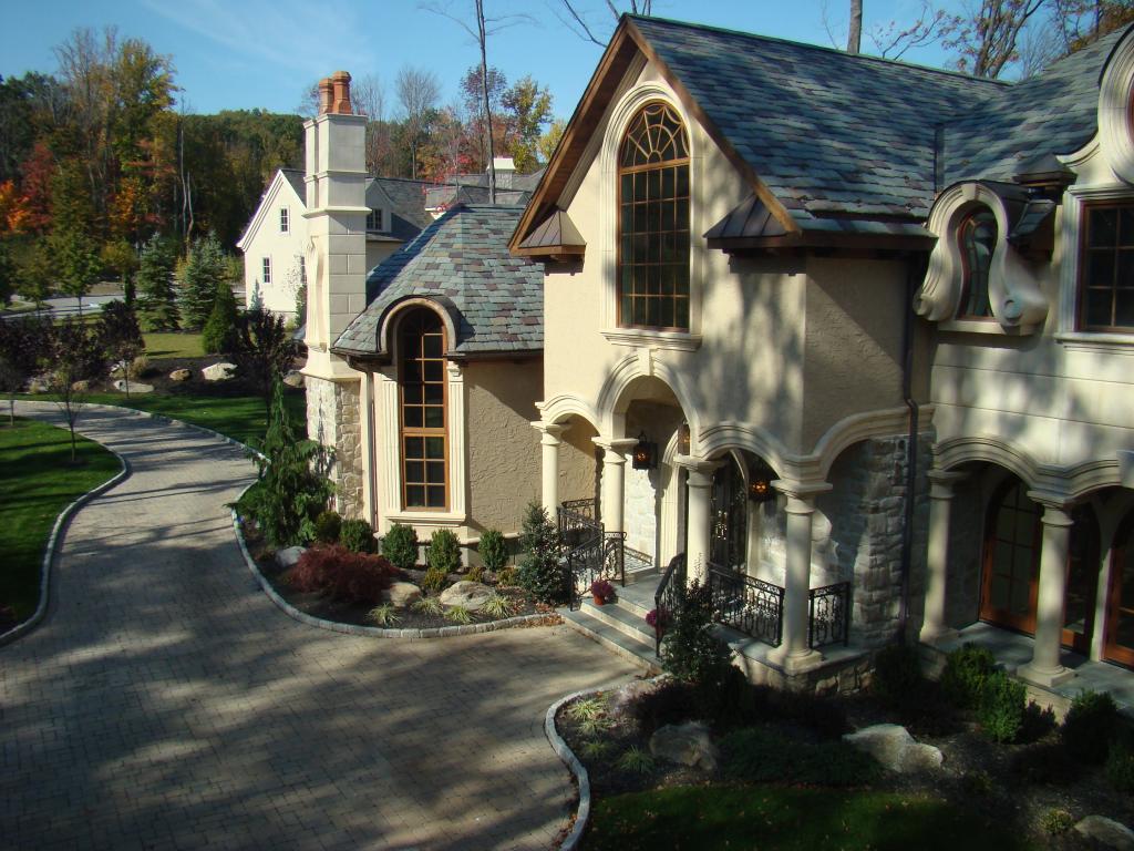 MLS #/Web ID: 2723918