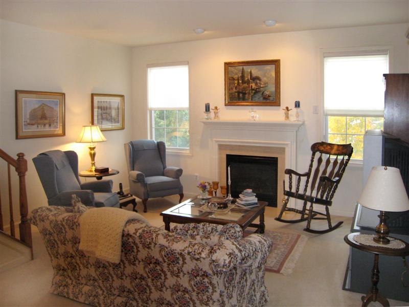 322 WINTHROP DR