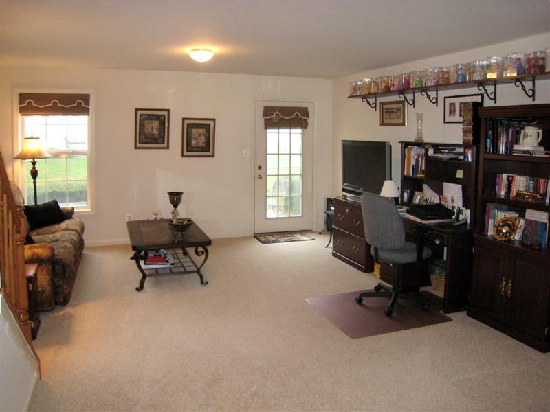 322 WINTHROP DR