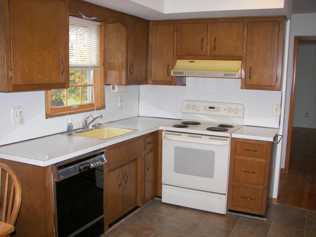 221 TOWNSHIP LINE RD
