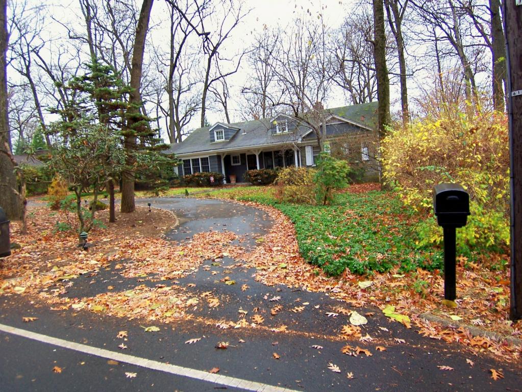 MLS #/Web ID: 2727918