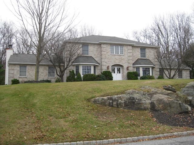 25 JOAN DR