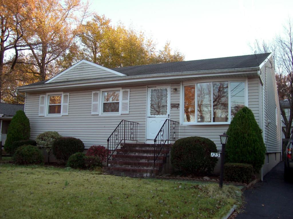 MLS #/Web ID: 2729618