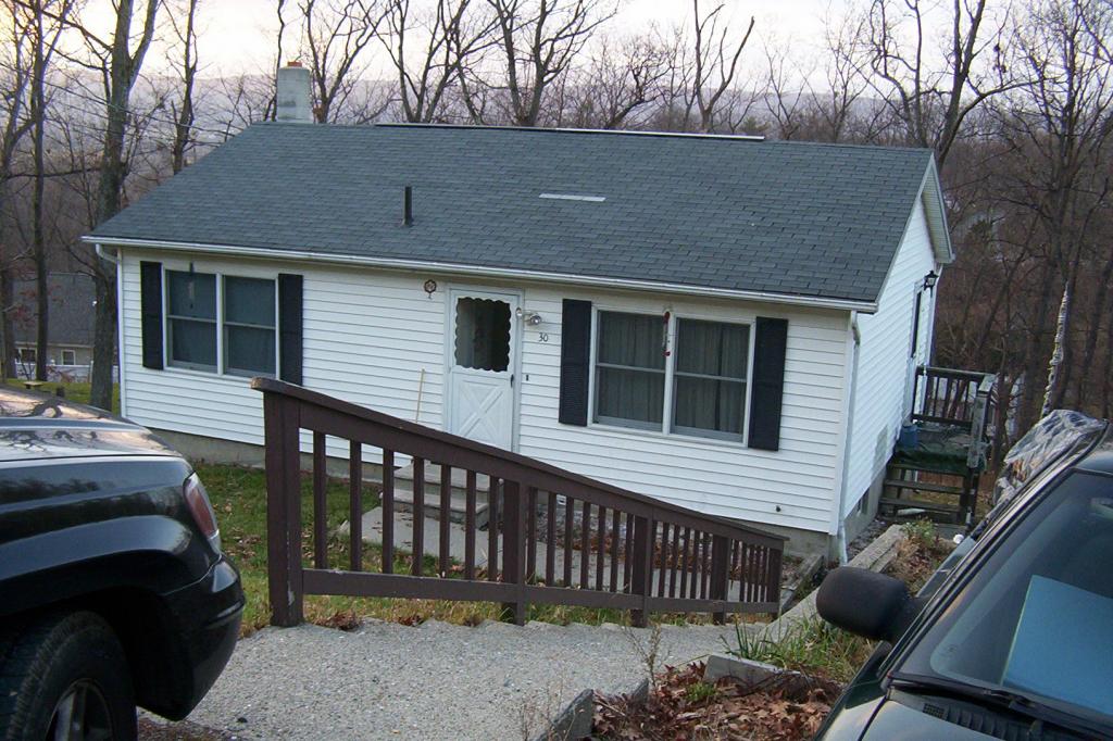30 HILLSIDE DR