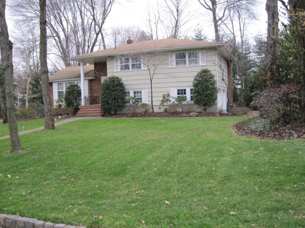 MLS #/Web ID: 2731518