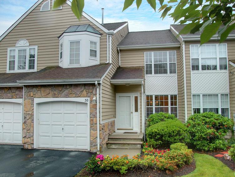 MLS #/Web ID: 2689519