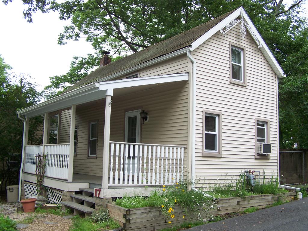 17 FLETCHER PL