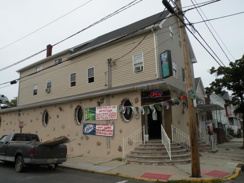MLS #/Web ID: 2707919