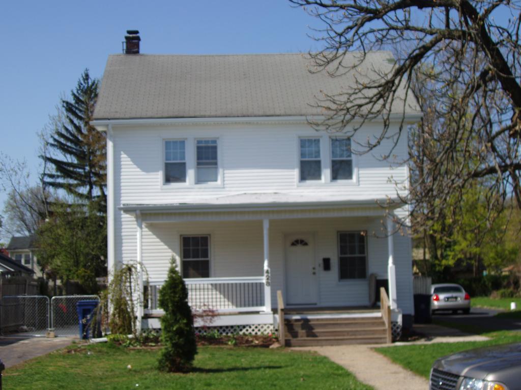 426-28 DARROW AVE