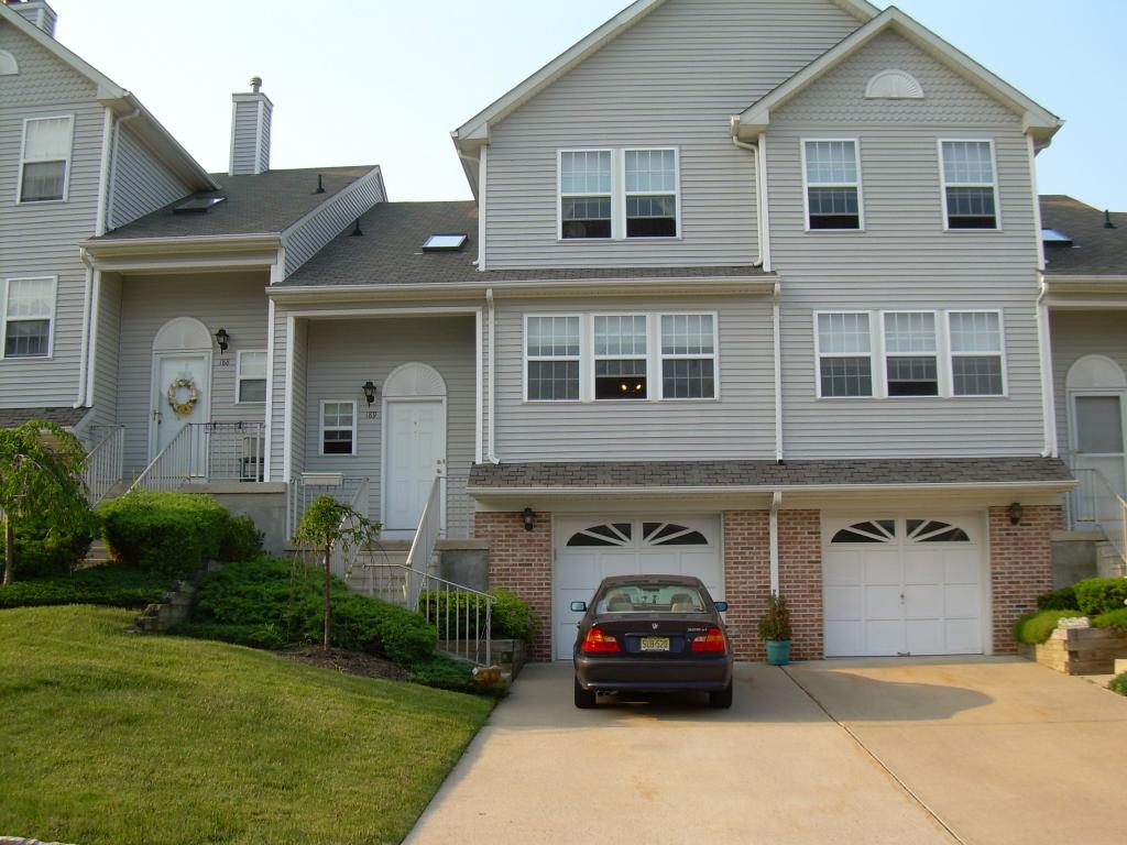 MLS #/Web ID: 2689520