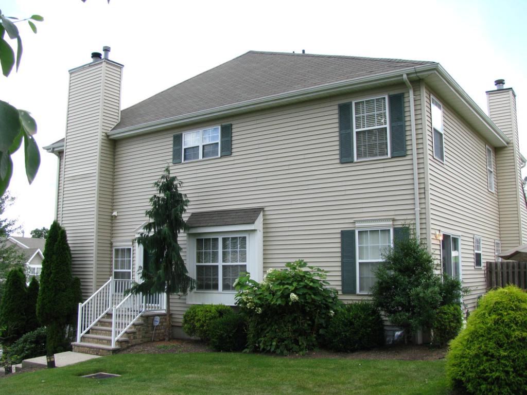 807 TALLWOOD LN