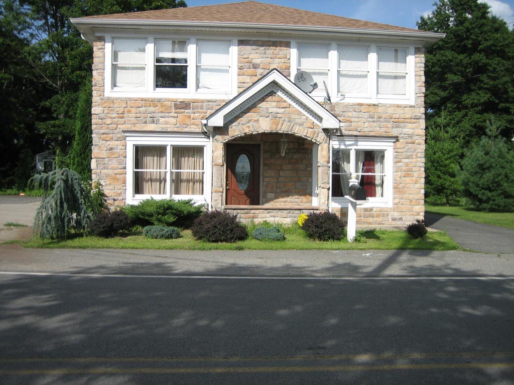 96 SAND SHORE RD