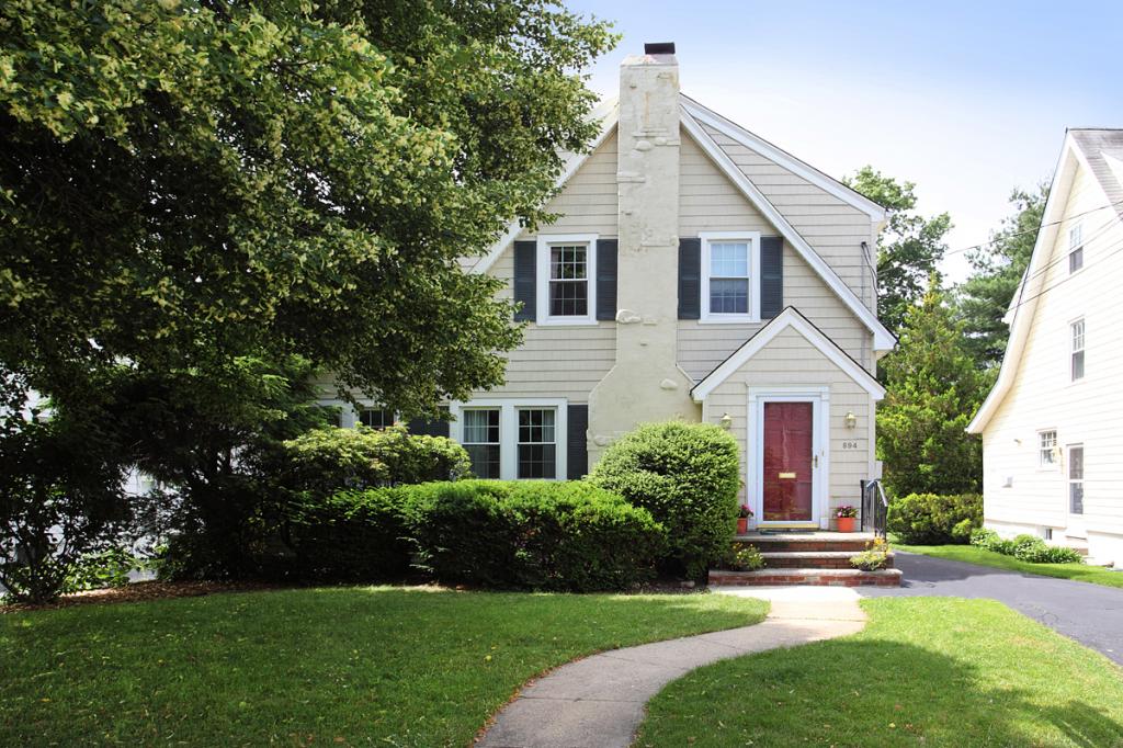 MLS #/Web ID: 2719520